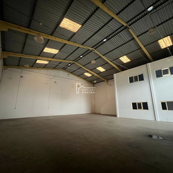 AMPLO PAVILHÃO PARA INDÚSTRIA OU COMÉRCIO: 6ª foto da galeria de imagens do imóvel