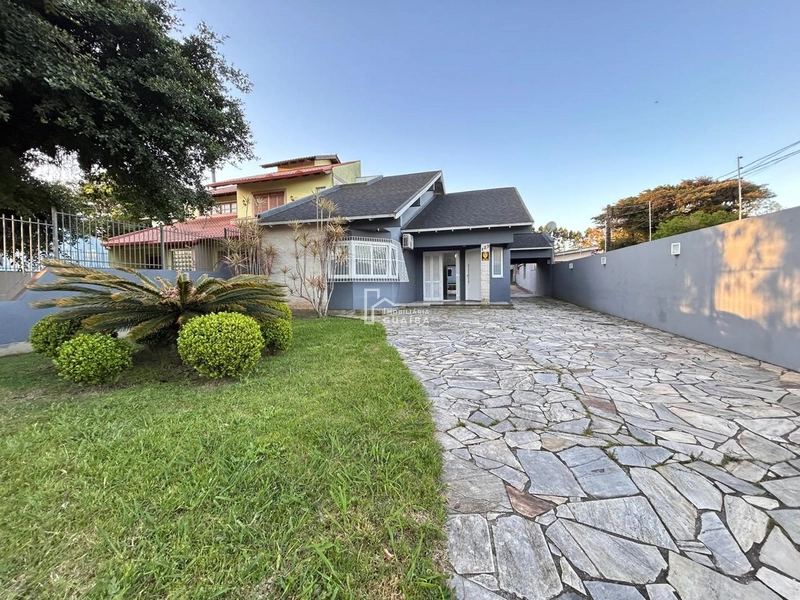 Excelente e ampla residência com piscina!: 2ª foto da galeria de imagens do imóvel