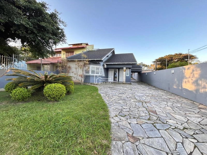 Excelente e ampla residência com piscina!