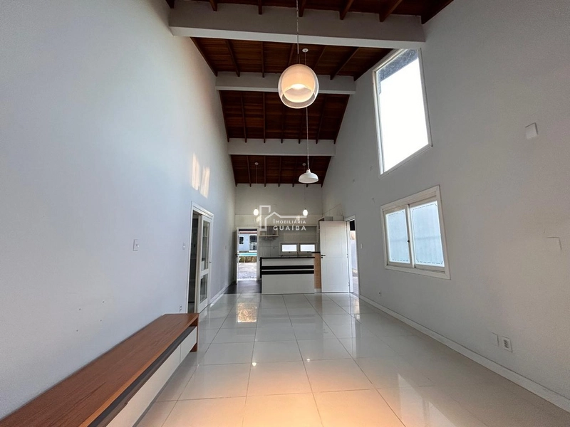 Excelente e ampla residência com piscina!: 3ª foto da galeria de imagens do imóvel