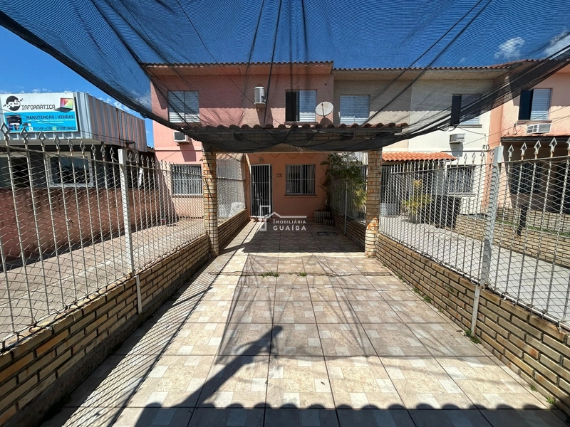 ótimo sobrado á  venda com pátio individual .