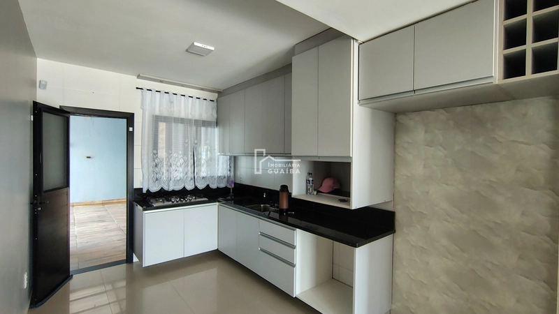 CASA COM 3  DORMITÓRIOS EM TERRENO AMPLO .: 5ª foto da galeria de imagens do imóvel