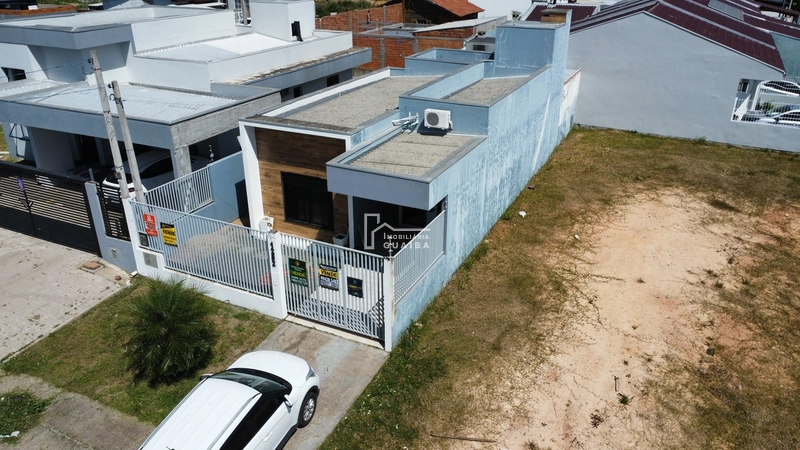 CASA COM 3  DORMITÓRIOS EM TERRENO AMPLO .: 2ª foto da galeria de imagens do imóvel