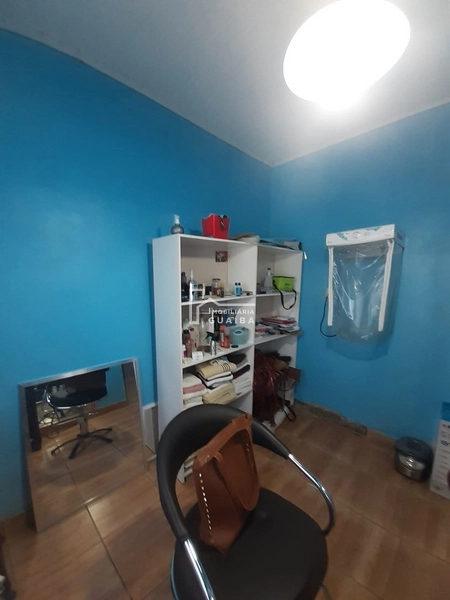 Casa na avenida principal do bairro Santa Rita: 7ª foto da galeria de imagens do imóvel