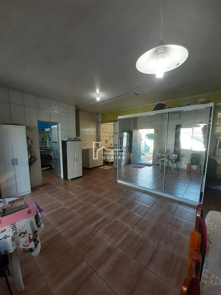 Casa na avenida principal do bairro Santa Rita: 10ª foto da galeria de imagens do imóvel