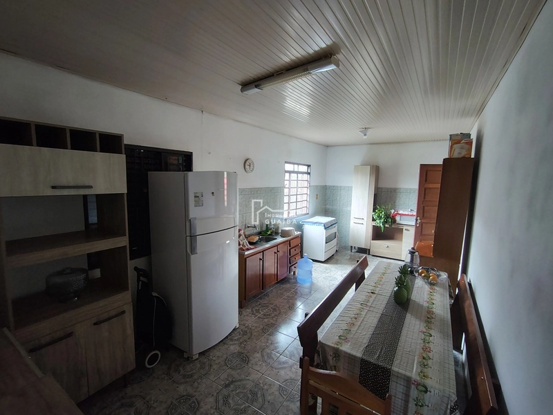 Casa de esquina,em terreno amplo: 9ª foto da galeria de imagens do imóvel