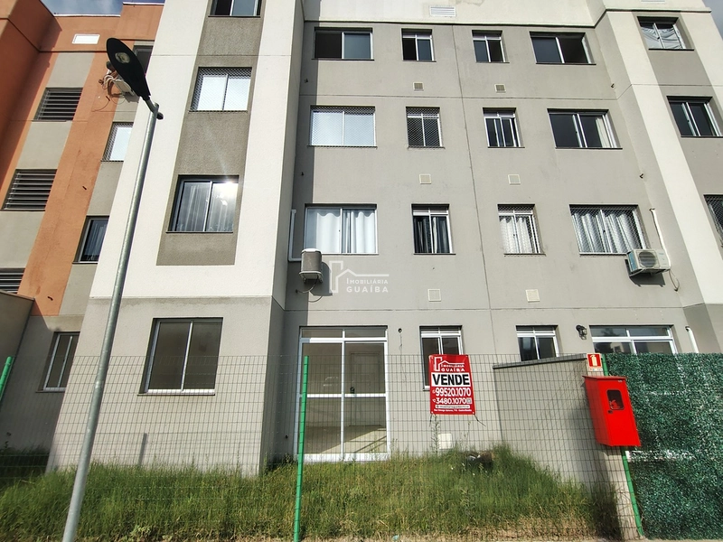 Apartamento térreo com pátio individual