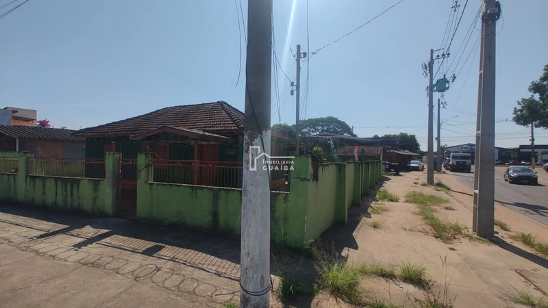 Imovel com terreno de esquina: 1ª foto da galeria de imagens do imóvel