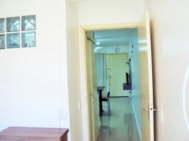 A-955  -  AV. PARAGUASSÚ  -  1D, de frente, sacada, no Centro: 12ª foto da galeria de imagens do imóvel