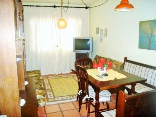 A-235  -  RUA MARANGUAB - 1D, de frente, sacada, elevador, 2q do mar: 2ª foto da galeria de imagens do imóvel