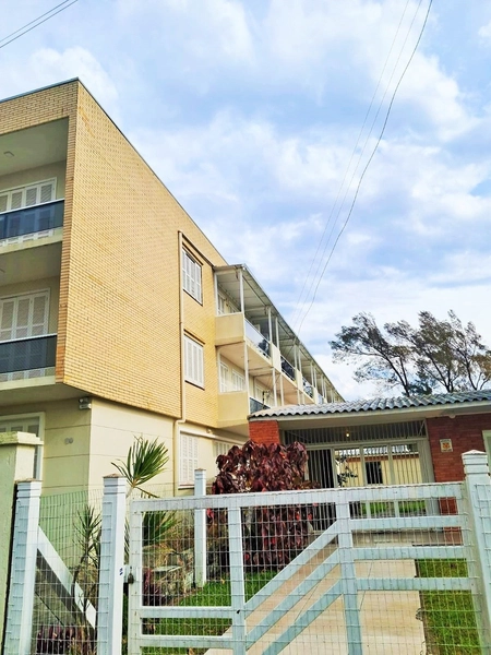 AV-125 - EM ATLÂNTIDA - 2 SPLITS, 2D, de frente, 2 sacadas, 3q do mar: 2ª foto da galeria de imagens do imóvel