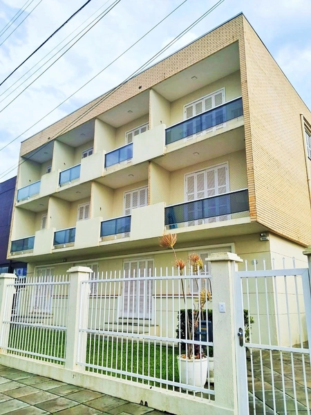 A-1261 - EM ATLÂNTIDA - 2 SPLITS, 2D, de frente, 2 sacadas, 3q do mar