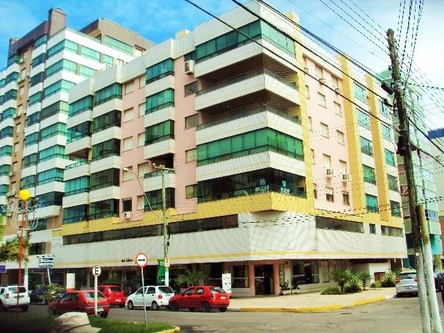A-867 - AV. RUDÁ - 3D (1 suíte), de frente, gar, no Centro, 3q do mar