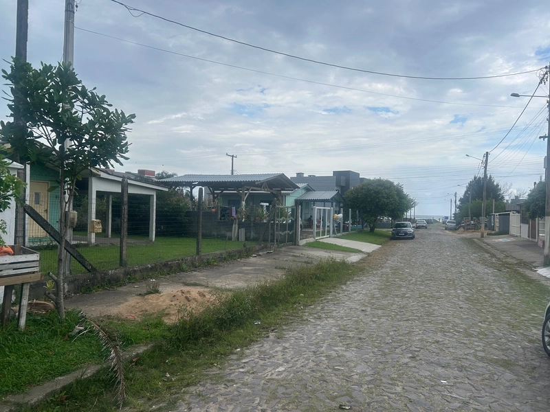 Lindo sobrado 4 dorm - a 150m da beira mar em Capão da Canoa: 2ª foto da galeria de imagens do imóvel