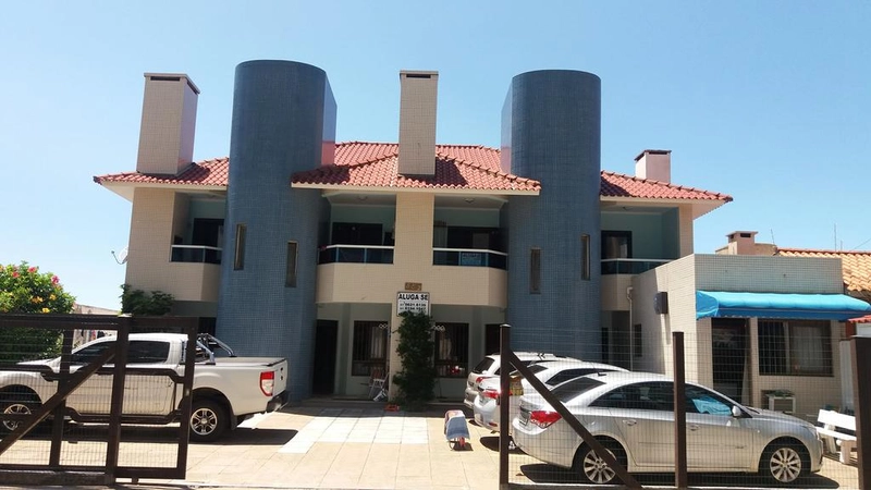 Apartamento 4 pessoas Av Beira mar ( com AR ): 1ª foto da galeria de imagens do imóvel