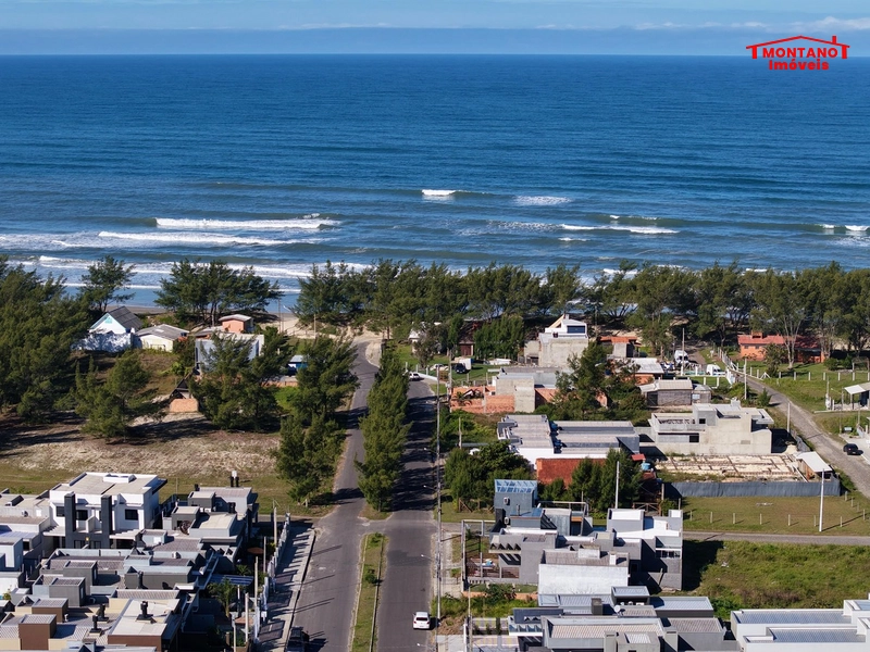 Excelente Casa Geminada Frente Avenida - A menos de 200m do Mar: 7ª foto da galeria de imagens do imóvel