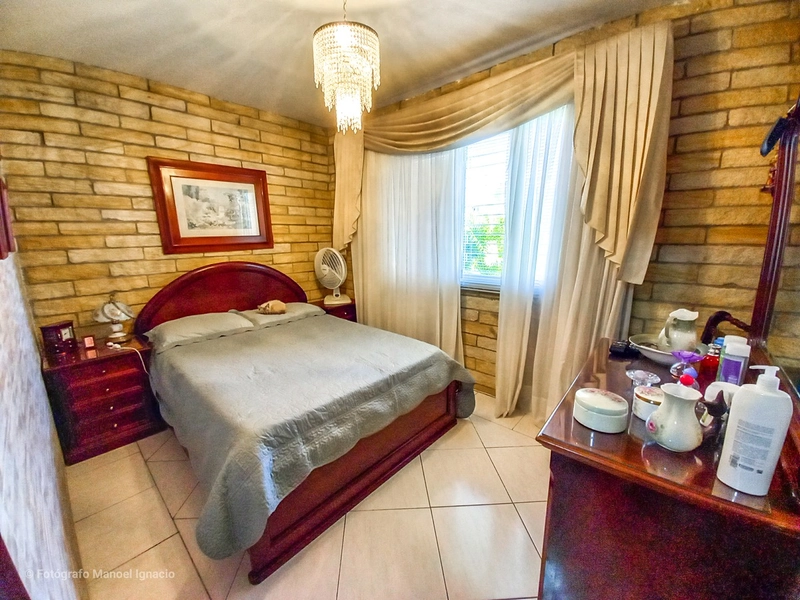 Excelente casa toda de pedra e em laje 3 dorm - Amplo Pátio: 3ª foto da galeria de imagens do imóvel