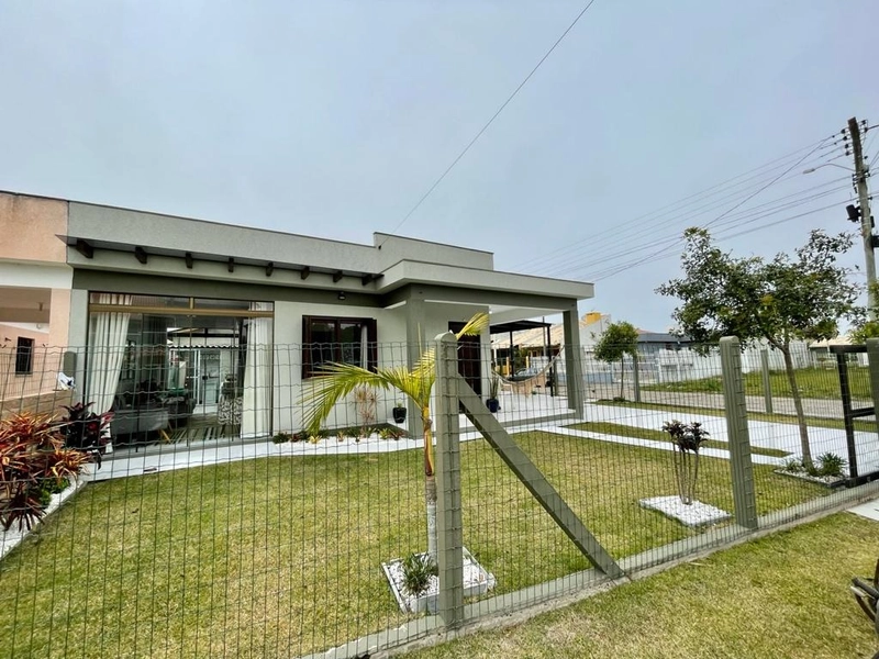 Casa Mobiliada a apenas 02 quadras da Praia !!: 1ª foto da galeria de imagens do imóvel