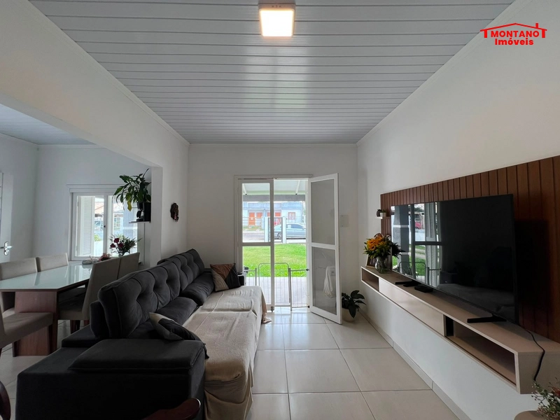 Belíssima Casa com pátio amplo!!: 2ª foto da galeria de imagens do imóvel