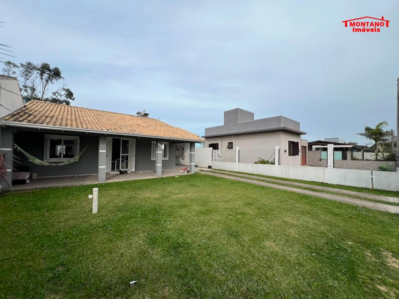Belíssima Casa com pátio amplo!!: 1ª foto da galeria de imagens do imóvel