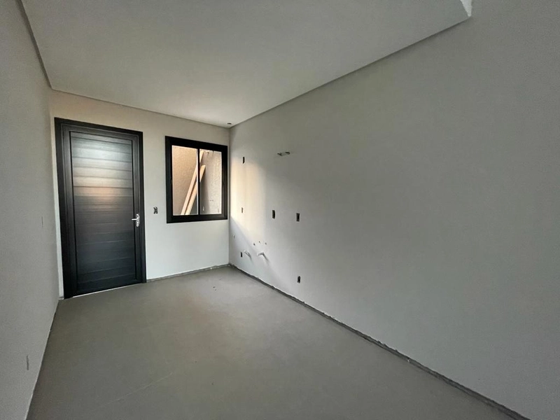 CASA 2 QUADRAS DO MAR EM CAPÃO DA CANOA: 16ª foto da galeria de imagens do imóvel