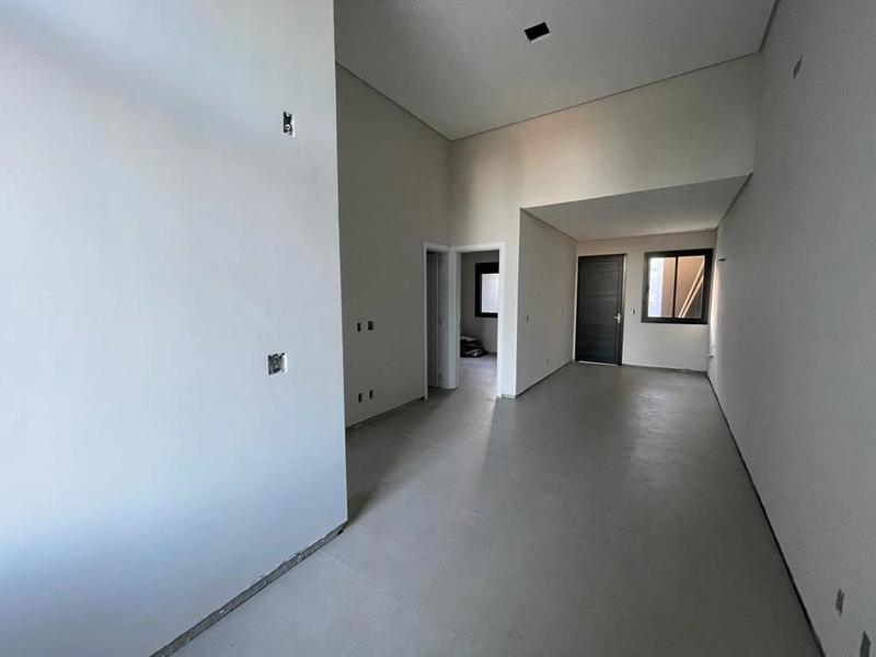 CASA 2 QUADRAS DO MAR EM CAPÃO DA CANOA: 7ª foto da galeria de imagens do imóvel