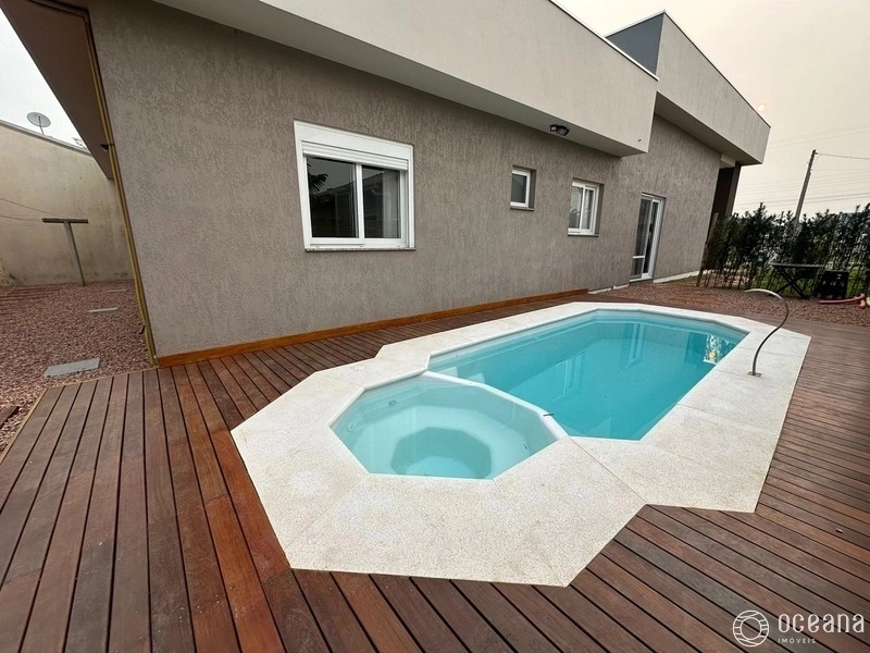 CASA ALTO PADRÃO 3 DORMITÓRIOS (2 SUÍTES) - 3 QUADRAS DO MAR: 11ª foto da galeria de imagens do imóvel