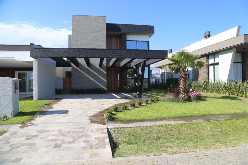 BELO SOBRADO- CONDOMÍNIO CAPÃO ILHAS RESORT: 1ª foto da galeria de imagens do imóvel