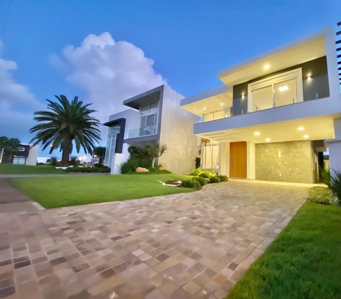 SOBRADO MOBILIADO E DECORADO- CAPÃO ILHAS RESORT: 1ª foto da galeria de imagens do imóvel