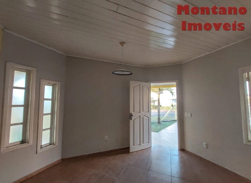 CASA BEM LOCALIZADA NO JARDIM BEIRA MAR: 3ª foto da galeria de imagens do imóvel