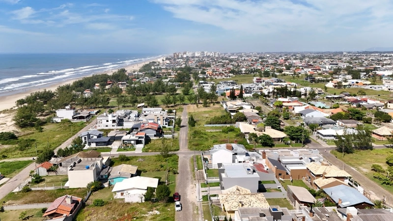 SOBRADO ALTO PADRÃO -2 QUADRAS DO MAR E COM 3 DORMITÓRIOS (1 SUÍTE): 7ª foto da galeria de imagens do imóvel