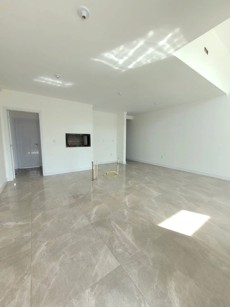 CASA 3 DORMITÓRIOS EM ALTO PADRÃO - 3 QUADRAS DO MAR: 8ª foto da galeria de imagens do imóvel