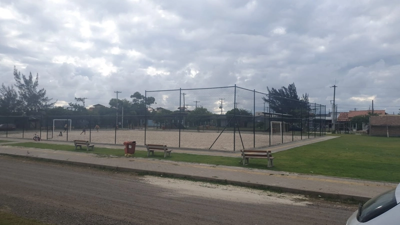 Linda casa em frente à praça!: 3ª foto da galeria de imagens do imóvel