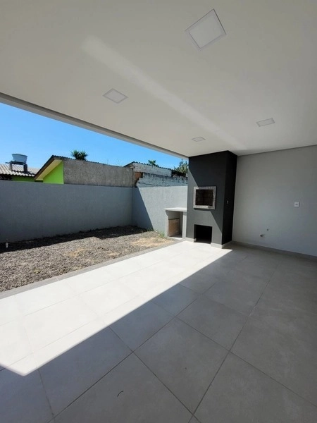 Linda casa em frente à praça!: 4ª foto da galeria de imagens do imóvel