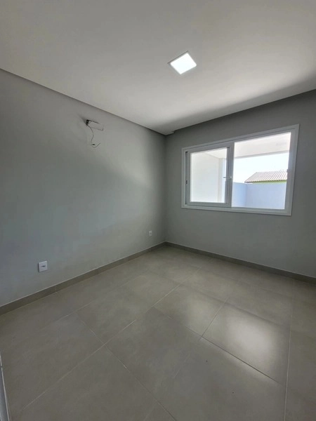 Linda casa em frente à praça!: 11ª foto da galeria de imagens do imóvel