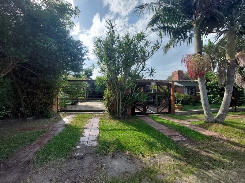 ATENÇÃO INVESTIDORES! CASA COM EXCELENTE LOCALIZAÇÃO: 1ª foto da galeria de imagens do imóvel