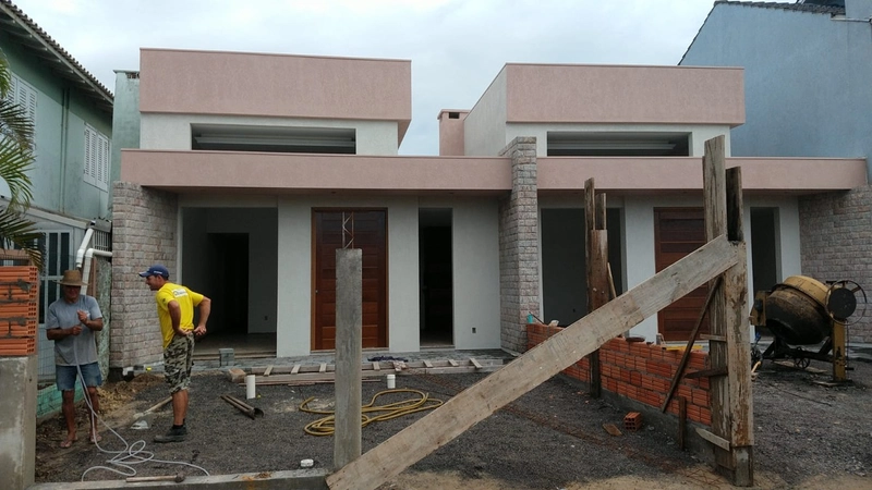 Linda casa 3 dormitório  uma suite , perto do mar em Capão da Canoa.