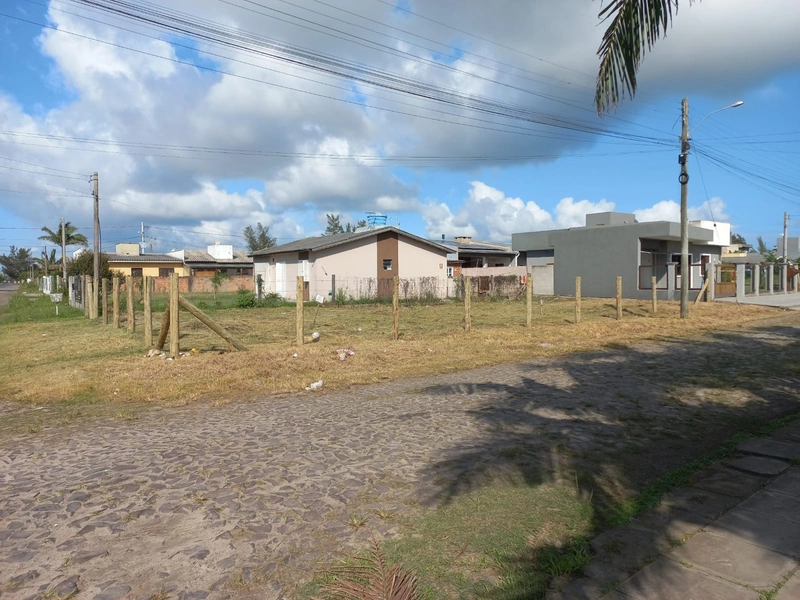 TERRENO DE ESQUINA NA GUARANI: 3ª foto da galeria de imagens do imóvel