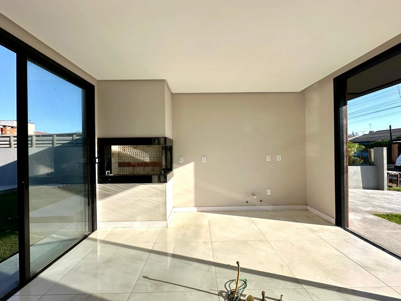 CASA ESTILO CONDOMÍNIO FECHADO - 3 SUÍTES - PRÓXIMO AO MAR: 6ª foto da galeria de imagens do imóvel