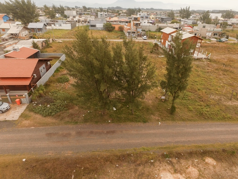 TERRENO ÓTIMO PARA INVESTIMENTO OU PARA CONSTRUIR NO JARDIM BEIRA MAR: 2ª foto da galeria de imagens do imóvel