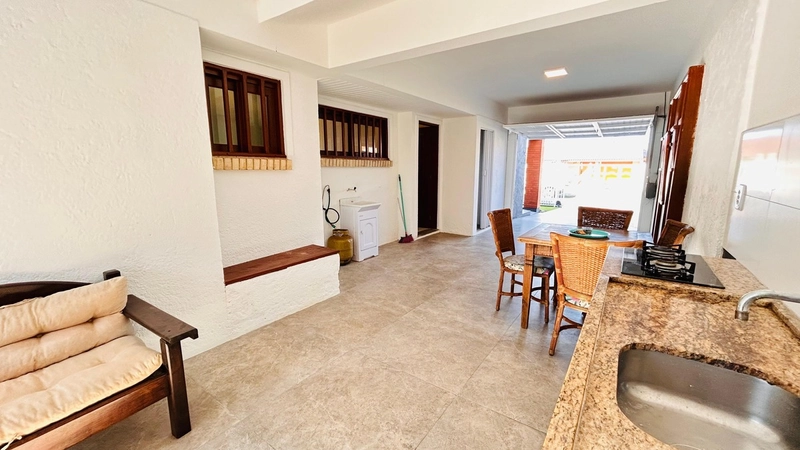 Casa 3 dormitórios poucos metros do mar!: 10ª foto da galeria de imagens do imóvel