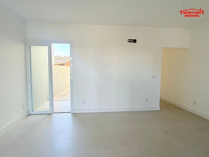 CASA COM 2 DORMITÓRIOS BEM LOCALIZADA !: 3ª foto da galeria de imagens do imóvel
