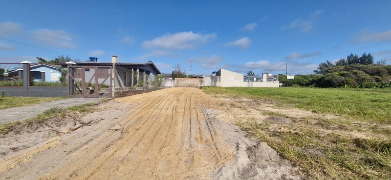 TERRENO 1 QUADRA DO MAR - PRONTO PRA CONSTRUIR !: 4ª foto da galeria de imagens do imóvel