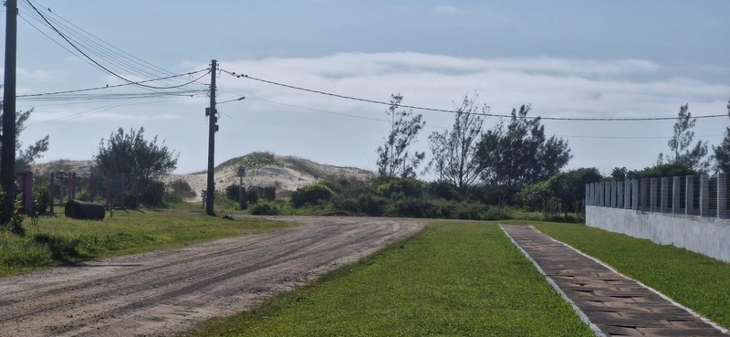 TERRENO 1 QUADRA DO MAR - PRONTO PRA CONSTRUIR !: 6ª foto da galeria de imagens do imóvel
