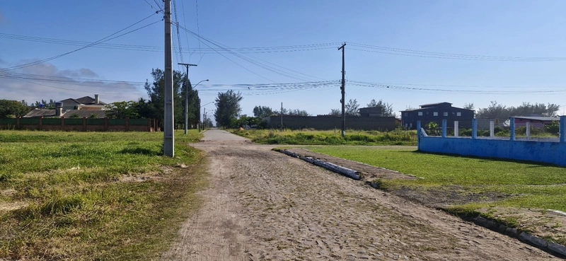 TERRENO 1 QUADRA DO MAR - PRONTO PRA CONSTRUIR !: 7ª foto da galeria de imagens do imóvel
