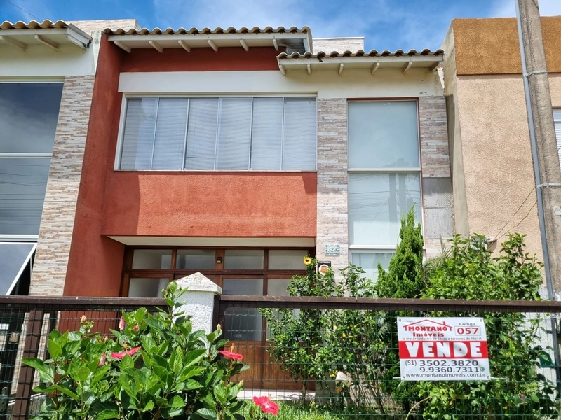 EXCELENTE SOBRADO PERTO DO MAR - 3 DORMITÓRIOS