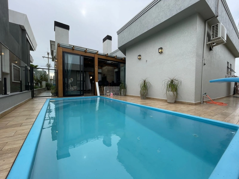 Belissíma casa no condomínio Dubai Resort: 8ª foto da galeria de imagens do imóvel