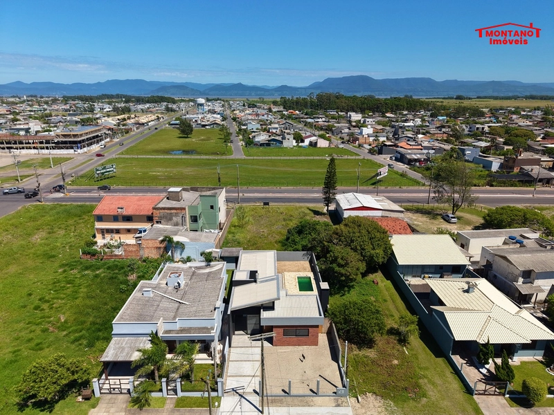 Casa Ampla Com Piscina - 2 Quadras Do Mar!: 2ª foto da galeria de imagens do imóvel