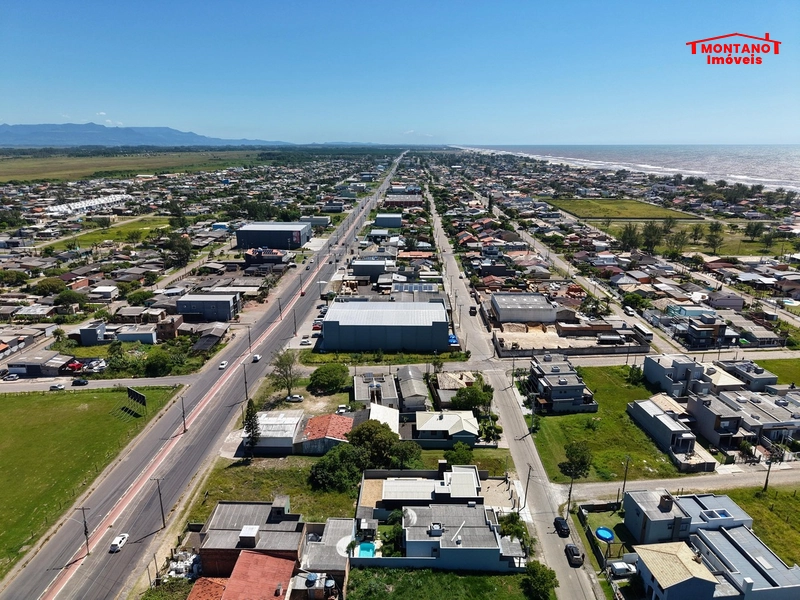 Casa Ampla Com Piscina - 2 Quadras Do Mar!: 11ª foto da galeria de imagens do imóvel