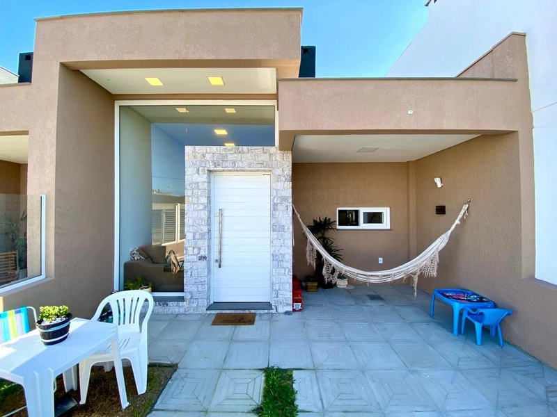 LINDA CASA NO JARDIM BEIRA MAR --- PÉ NA AREIA ---: 1ª foto da galeria de imagens do imóvel